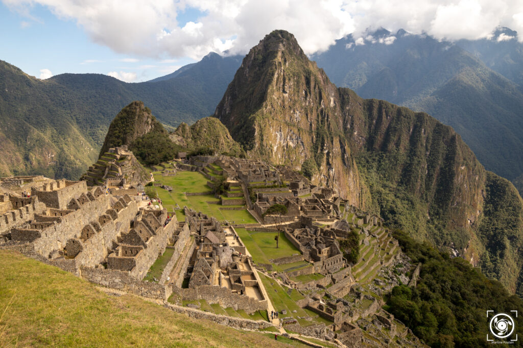 cité du machu pichu avec des nuages
